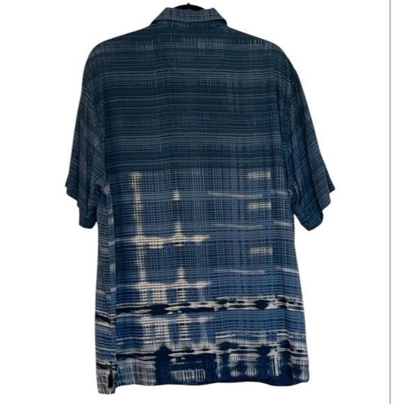 Tommy Bahama Blue Print Silk Casual Short Sleeve Shirt Size Medium Original Fit - Picture 11 of 13